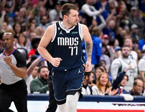 开云体育app-东契奇三战已砍117分 独行侠恐怖火力碾压无莫熊